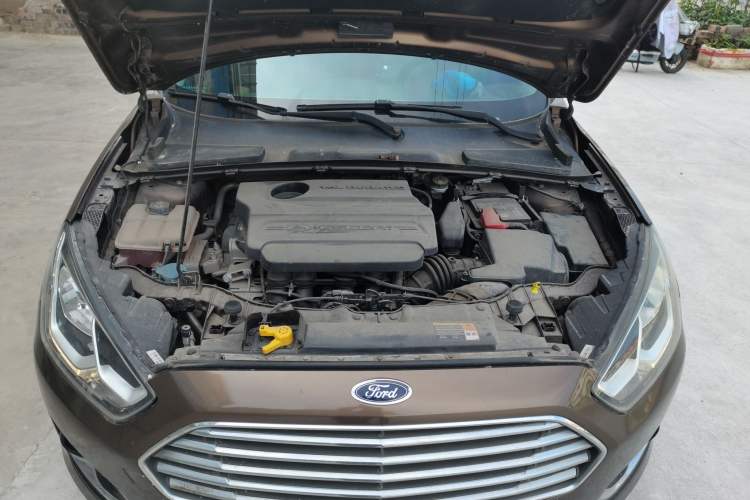 Used Ford Escort 2015 1.5L Automatic Fashion Model Engine Bay