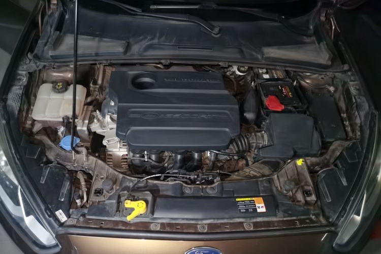 Used Ford Escort 2015 1.5L Automatic Fashion Model Engine Bay