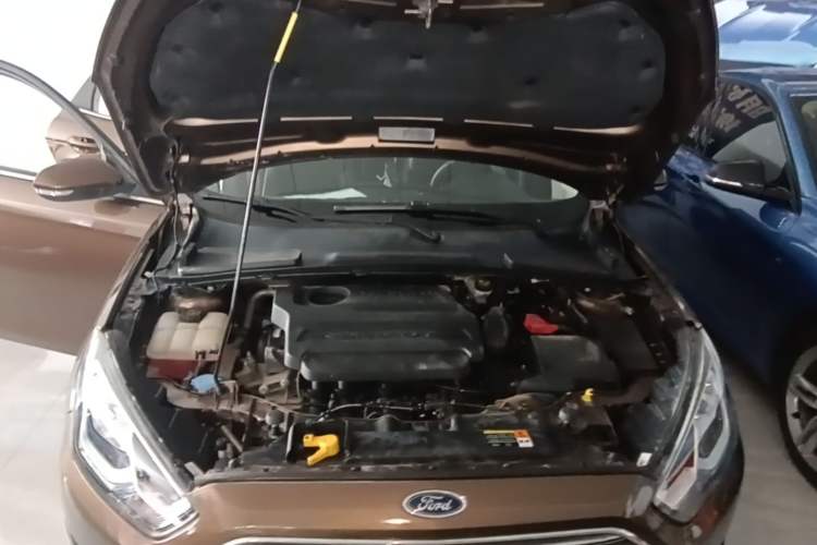 Used Ford Escort 2015 1.5L Automatic Fashion Model Engine Bay