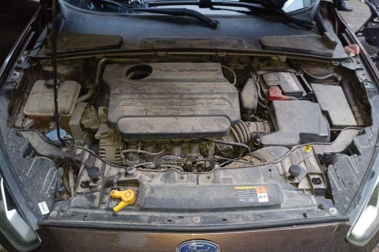 Used Ford Escort 2015 1.5L Automatic Fashion Model Engine Bay