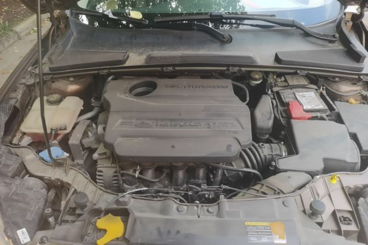 Used Ford Escort 2015 1.5L Automatic Comfort Edition Engine Bay