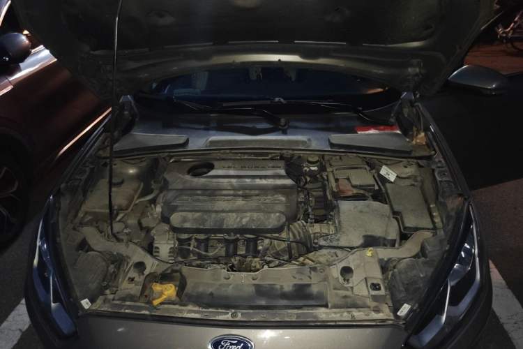 Used Ford Escort 2015 1.5L Manual Comfort Model Engine Bay