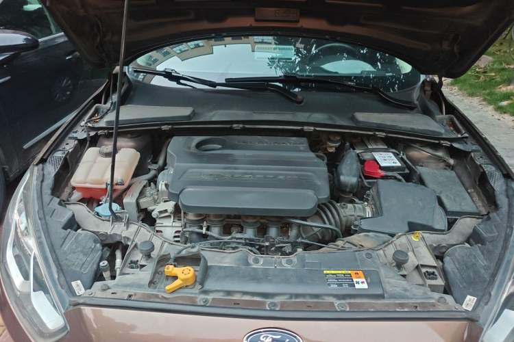 Used Ford Escort 2015 1.5L Automatic Fashion Model Engine Bay