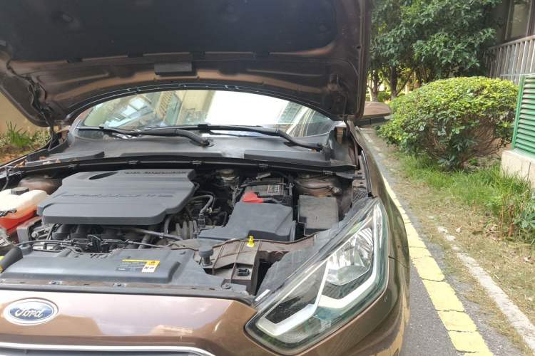 Used Ford Escort 2015 1.5L Manual Fashion Edition Engine Bay Left