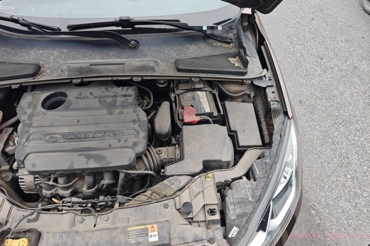 Used Ford Escort 2015 1.5L Automatic Fashion Model Engine Bay Left