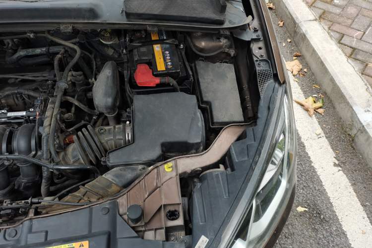Used Ford Escort 2015 1.5L Automatic Fashion Model Engine Bay Left