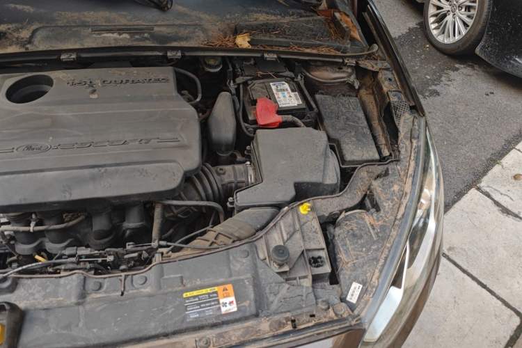 Used Ford Escort 2015 1.5L Automatic Fashion Model Engine Bay Left