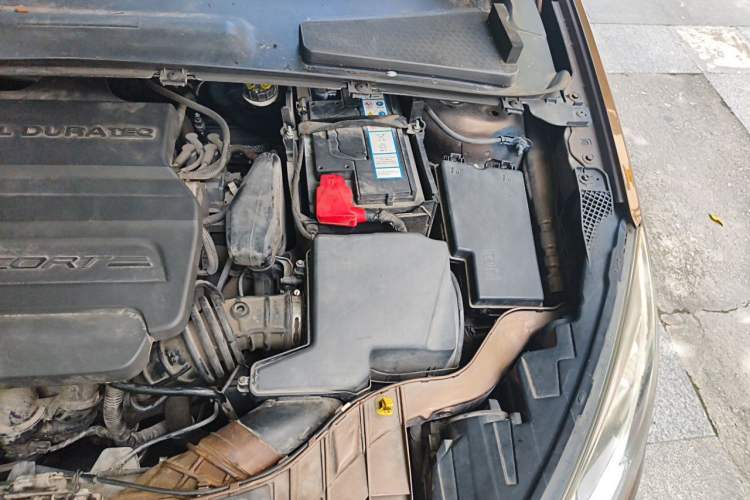 Used Ford Escort 2015 1.5L Automatic Comfort Edition Engine Bay Left
