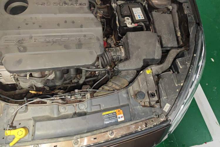 Used Ford Escort 2015 1.5L Automatic Comfort Edition Engine Bay Left