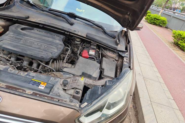 Used Ford Escort 2015 1.5L Manual Comfort Model Engine Bay Left