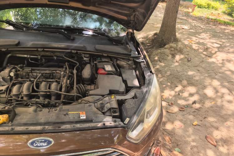 Used Ford Escort 2015 1.5L Automatic Fashion Model Engine Bay Left