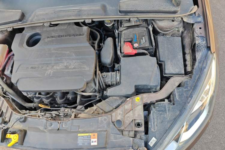 Used Ford Escort 2015 1.5L Automatic Comfort Edition Engine Bay Left