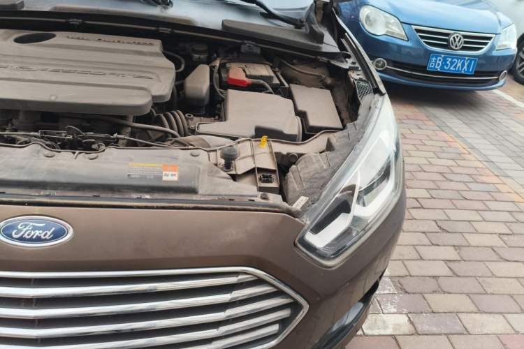 Used Ford Escort 2015 1.5L Automatic Comfort Edition Engine Bay Left