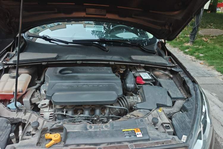 Used Ford Escort 2015 1.5L Automatic Fashion Model Engine Bay Left