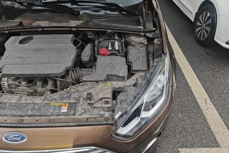 Used Ford Escort 2015 1.5L Automatic Fashion Model Engine Bay Left