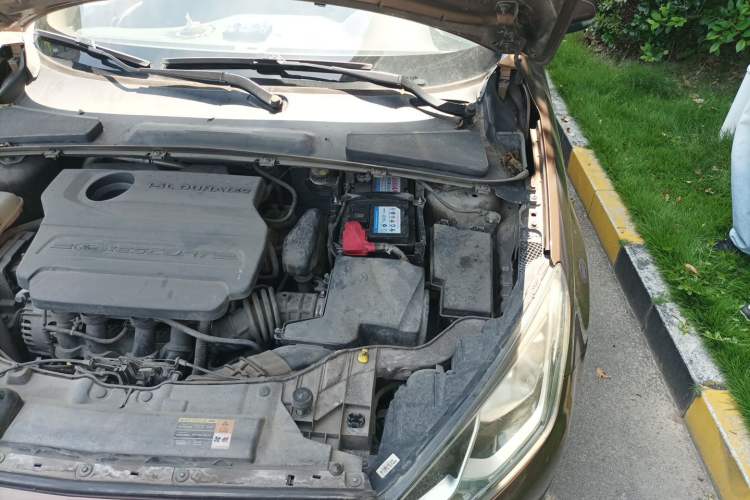 Used Ford Escort 2015 1.5L Automatic Comfort Edition Engine Bay Left