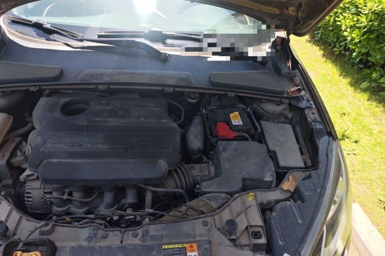 Used Ford Escort 2015 1.5L Automatic Comfort Edition Engine Bay Left