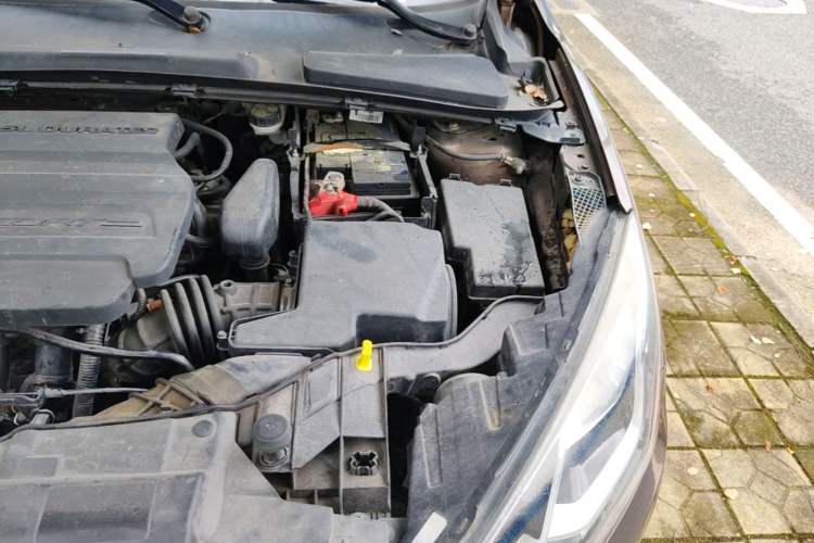 Used Ford Escort 2015 1.5L Automatic Comfort Edition Engine Bay Left