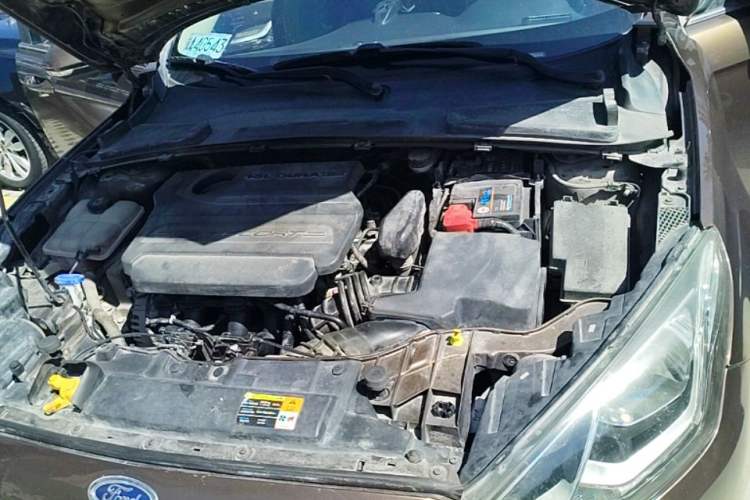 Used Ford Escort 2015 1.5L Automatic Fashion Model Engine Bay