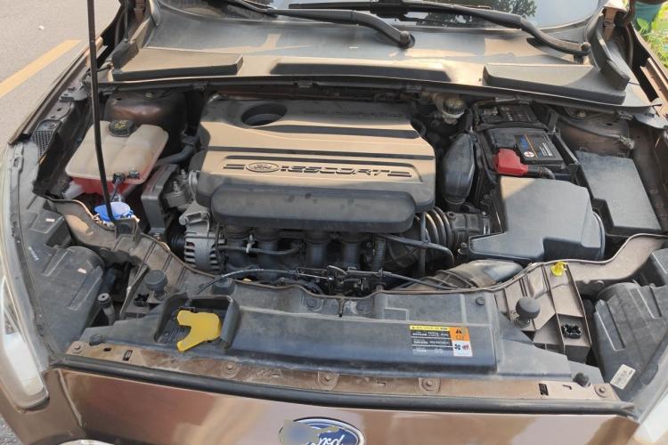 Used Ford Escort 2015 1.5L Automatic Comfort Edition Engine Bay