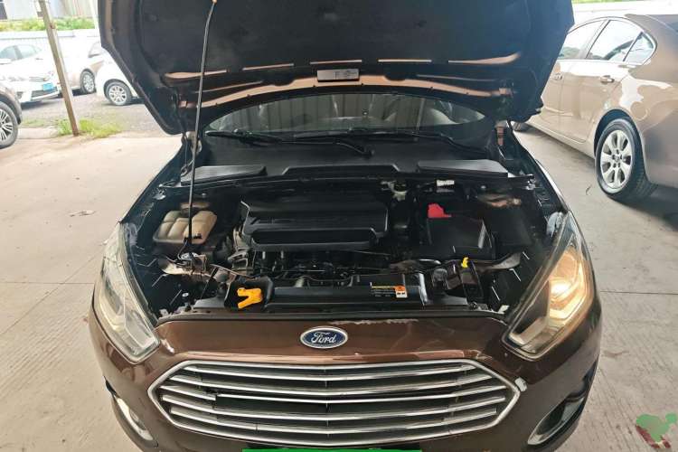 Used Ford Escort 2015 1.5L Automatic Fashion Model Engine Bay