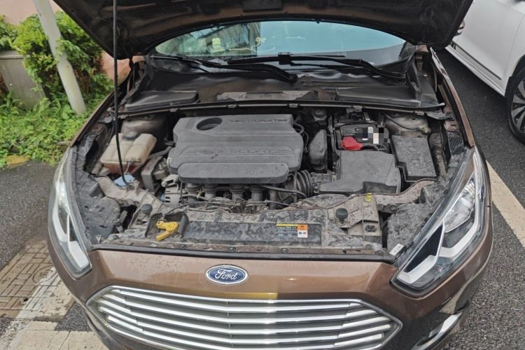 Used Ford Escort 2015 1.5L Automatic Fashion Model Engine Bay