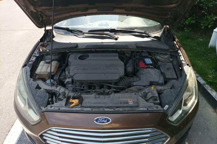 Used Ford Escort 2015 1.5L Automatic Comfort Edition Engine Bay