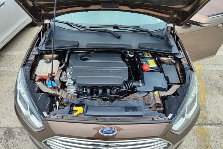 Used Ford Escort 2015 1.5L Manual Fashion Edition Engine Bay