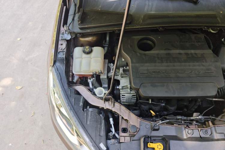Used Ford Escort 2015 1.5L Automatic Fashion Model Engine Bay Right