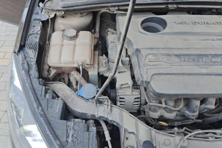 Used Ford Escort 2015 1.5L Manual Comfort Model Engine Bay Right