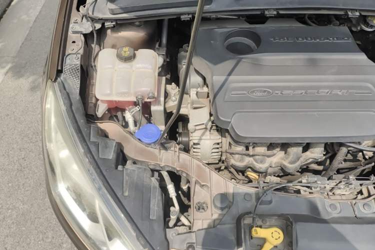 Used Ford Escort 2015 1.5L Automatic Fashion Model Engine Bay Right