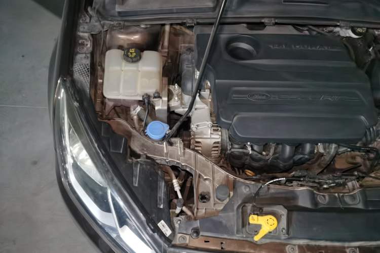 Used Ford Escort 2015 1.5L Automatic Fashion Model Engine Bay Right