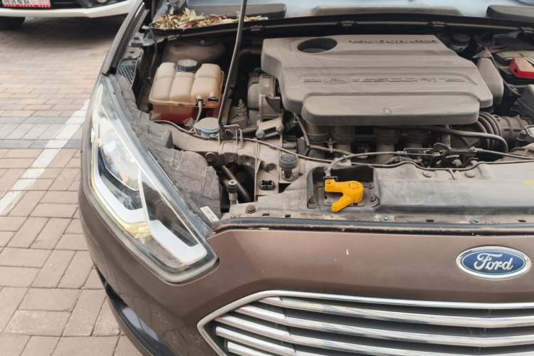 Used Ford Escort 2015 1.5L Automatic Comfort Edition Engine Bay Right