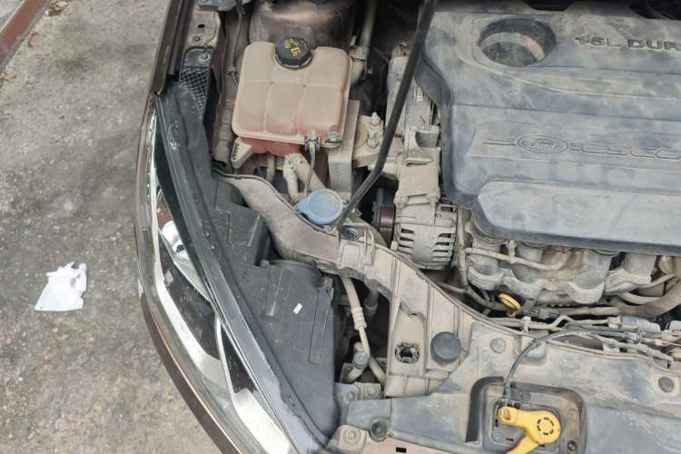 Used Ford Escort 2015 1.5L Automatic Fashion Model Engine Bay Right