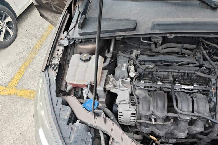 Used Ford Escort 2015 1.5L Manual Fashion Edition Engine Bay Right