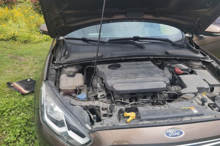 Used Ford Escort 2015 1.5L Automatic Fashion Model Engine Bay Right