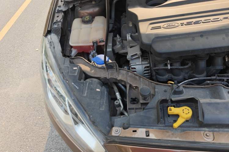 Used Ford Escort 2015 1.5L Automatic Comfort Edition Engine Bay Right