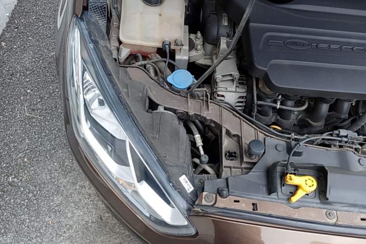 Used Ford Escort 2015 1.5L Automatic Fashion Model Engine Bay Right