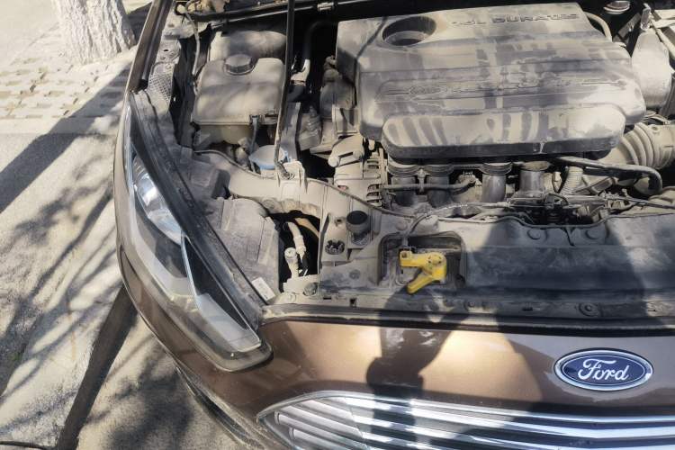 Used Ford Escort 2015 1.5L Automatic Comfort Edition Engine Bay Right