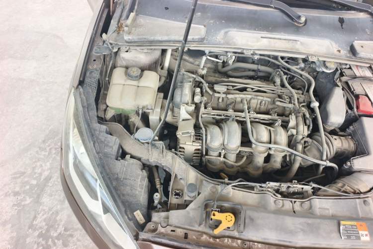 Used Ford Escort 2015 1.5L Automatic Comfort Edition Engine Bay Right
