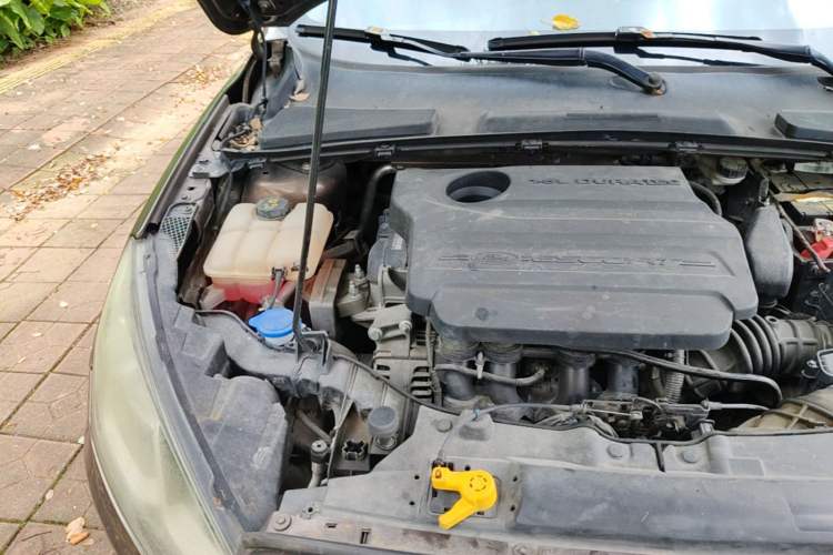 Used Ford Escort 2015 1.5L Automatic Comfort Edition Engine Bay Right