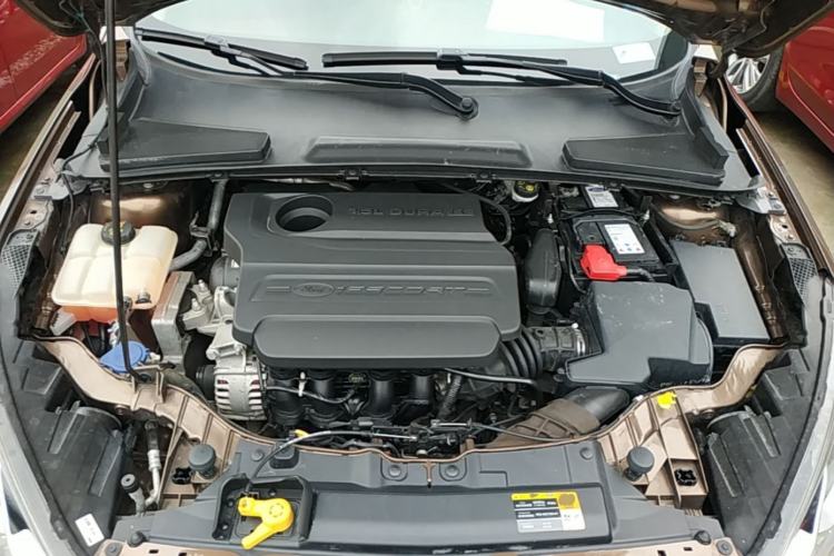 Used Ford Escort 2015 1.5L Automatic Fashion Model Engine Bay