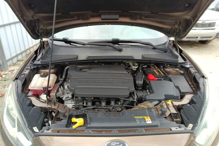 Used Ford Escort 2015 1.5L Automatic Comfort Edition Engine Bay