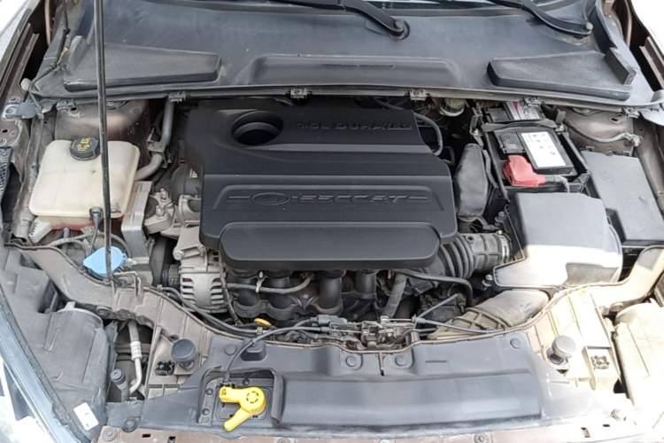 Used Ford Escort 2015 1.5L Automatic Fashion Model Engine Bay