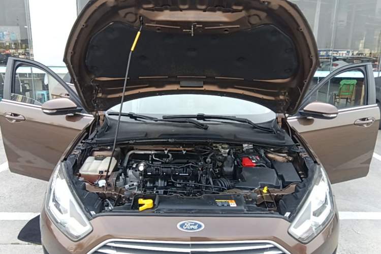 Used Ford Escort 2015 1.5L Automatic Fashion Model Engine Bay