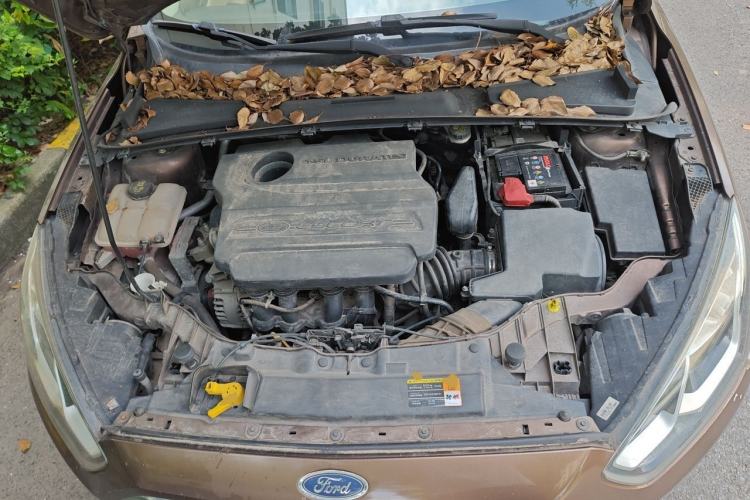 Used Ford Escort 2015 1.5L Automatic Comfort Edition Engine Bay