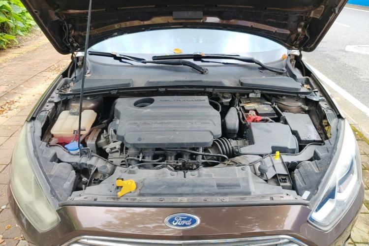 Used Ford Escort 2015 1.5L Automatic Comfort Edition Engine Bay