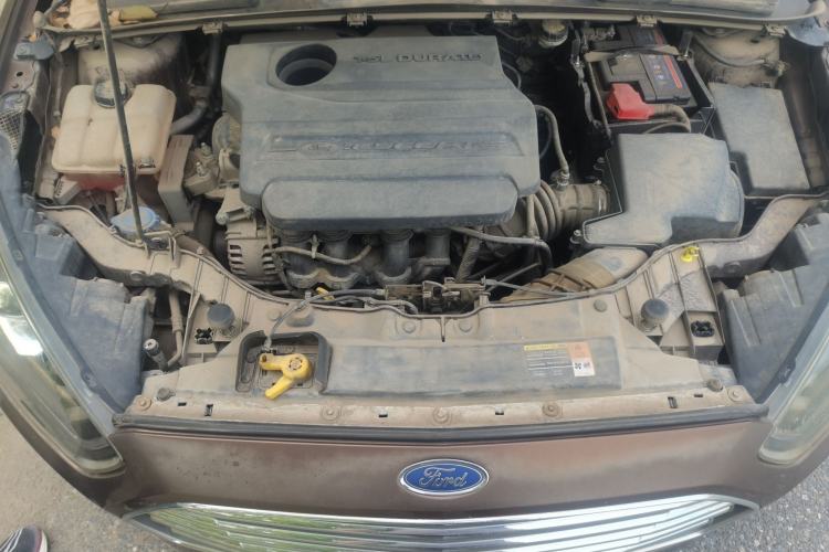 Used Ford Escort 2015 1.5L Manual Comfort Model Engine Bay