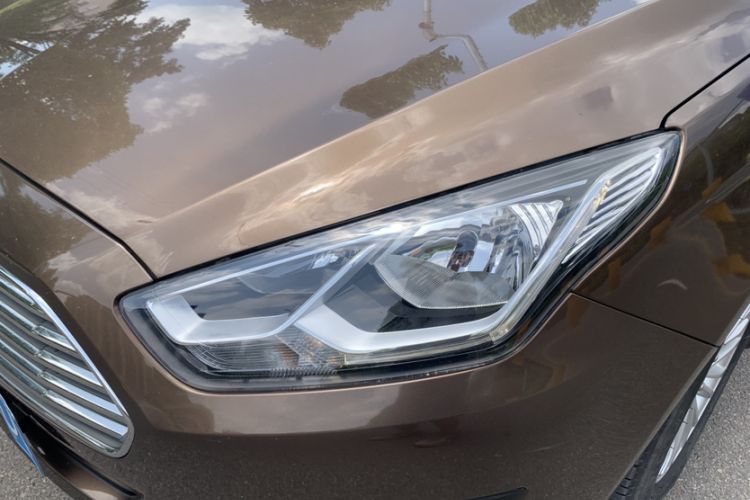 Used Ford Escort 2015 1.5L Automatic Comfort Edition Exterior 1