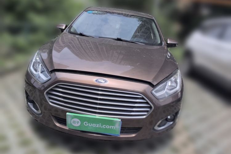 Used Ford Escort 2015 1.5L Automatic Fashion Model Exterior 1